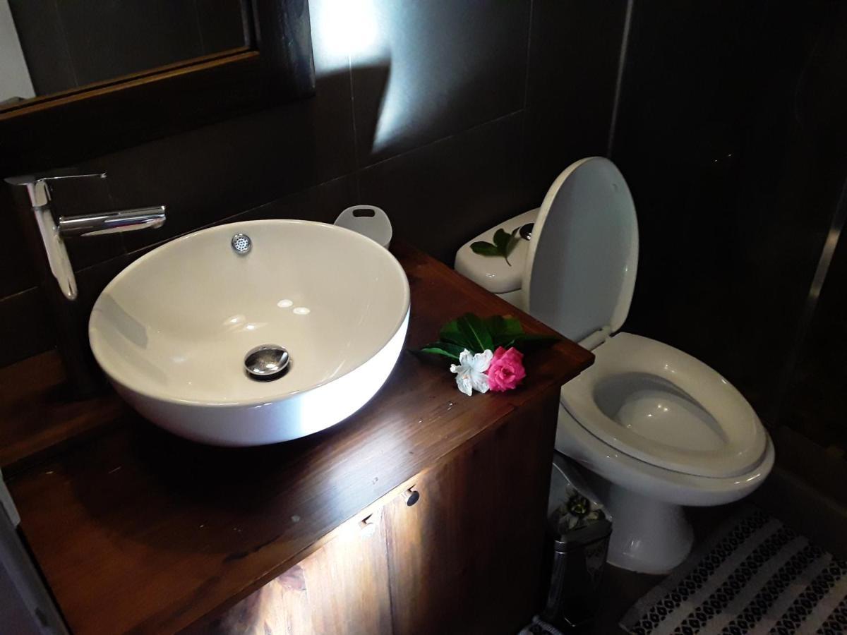 Royal Here Hotel Faaa Bagian luar foto